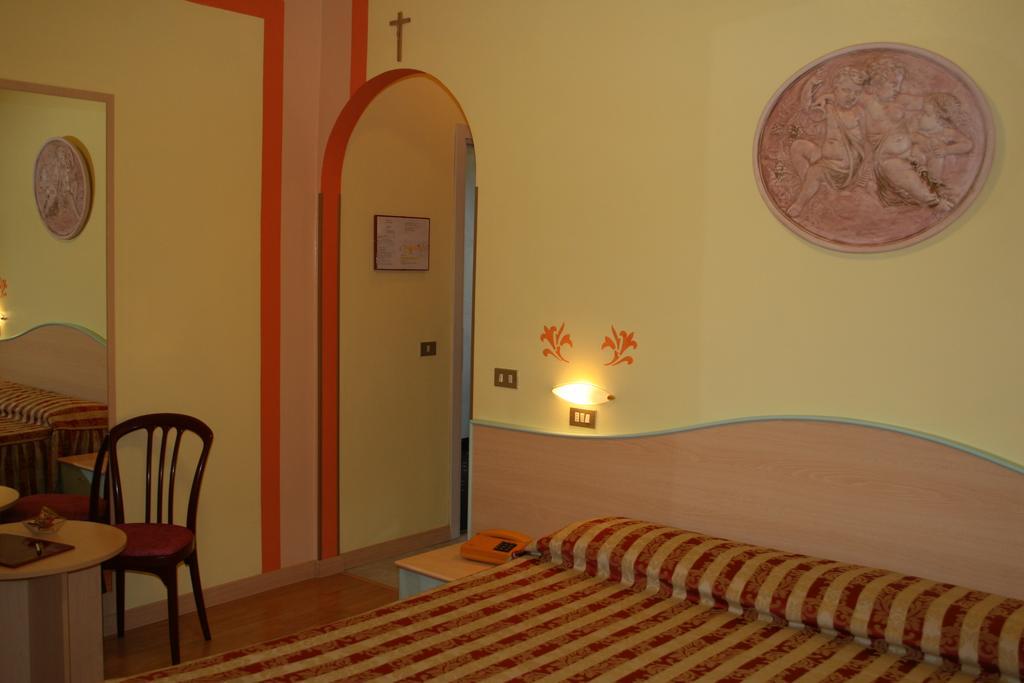 Hotel Alsazia Sirmione Værelse billede
