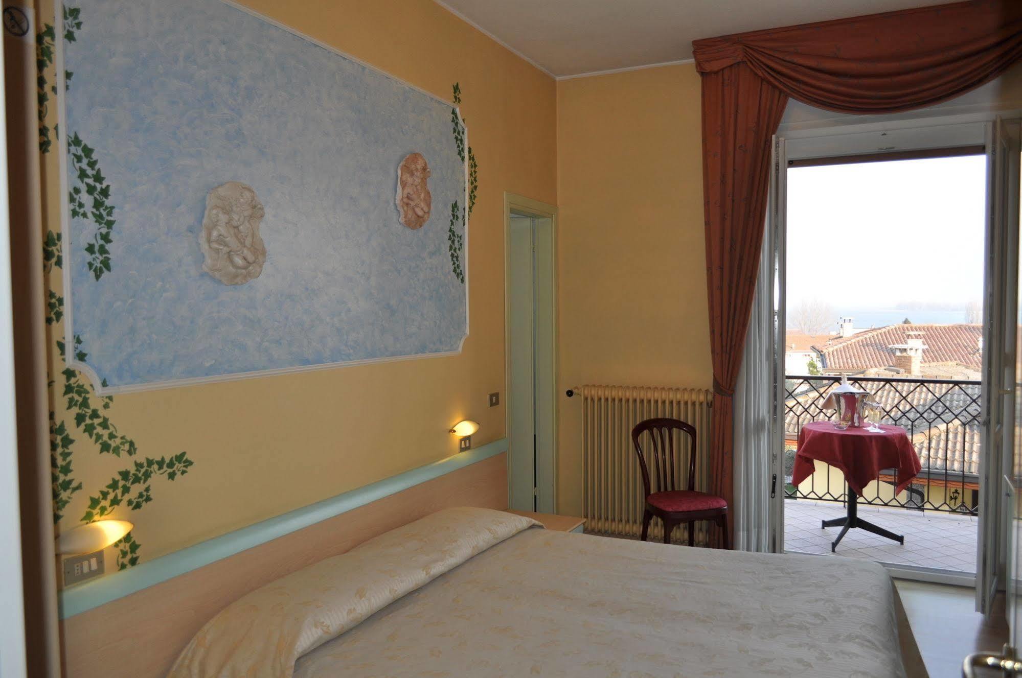 Hotel Alsazia Sirmione Eksteriør billede