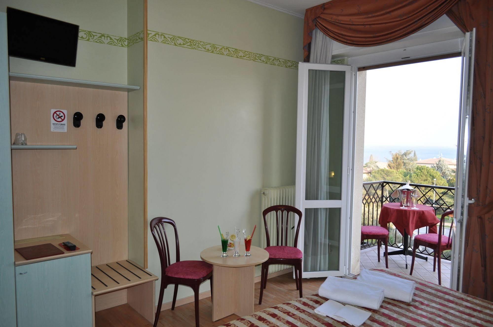 Hotel Alsazia Sirmione Eksteriør billede