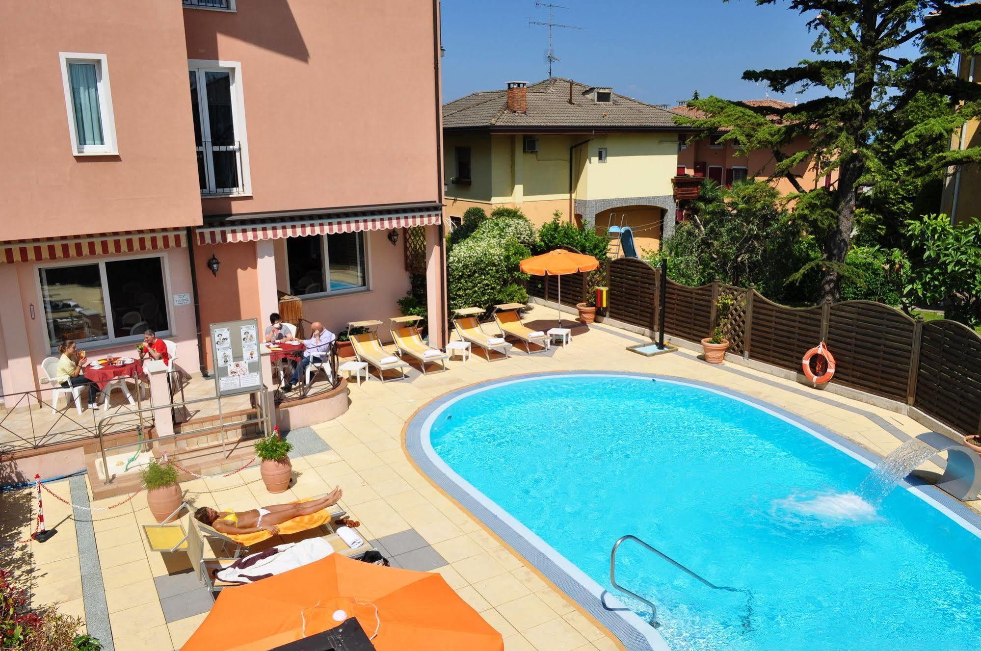 Hotel Alsazia Sirmione Eksteriør billede