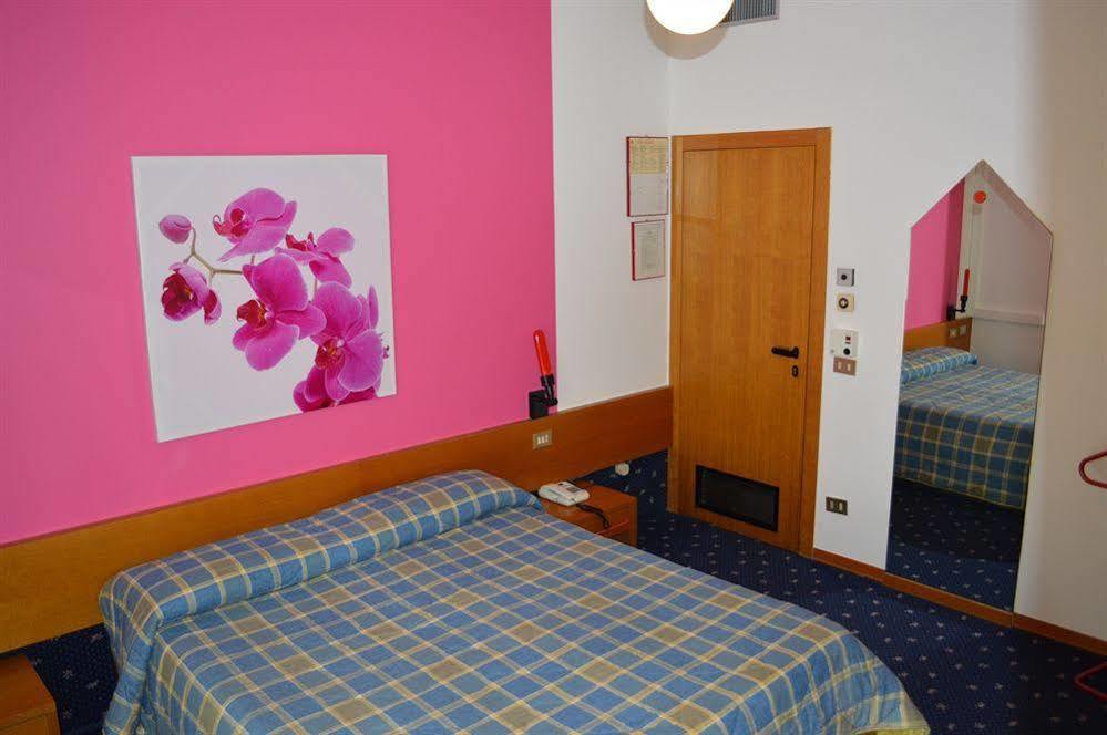 Hotel Alsazia Sirmione Eksteriør billede
